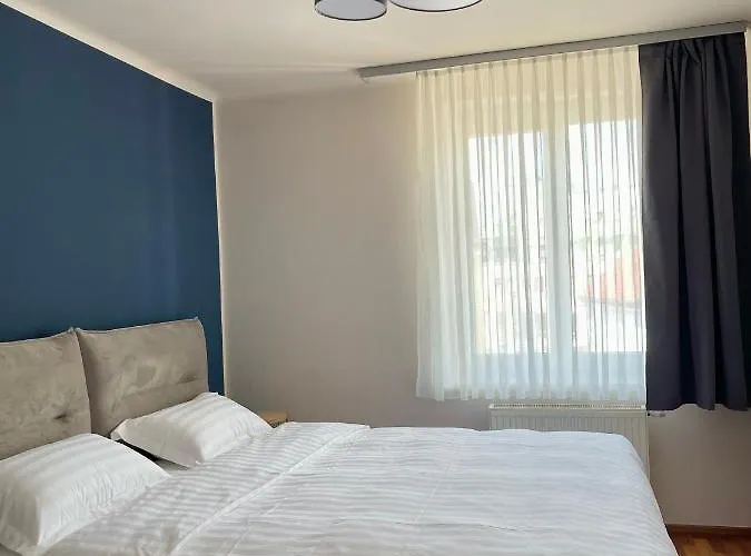 Διαμέρισμα Homely 3 *