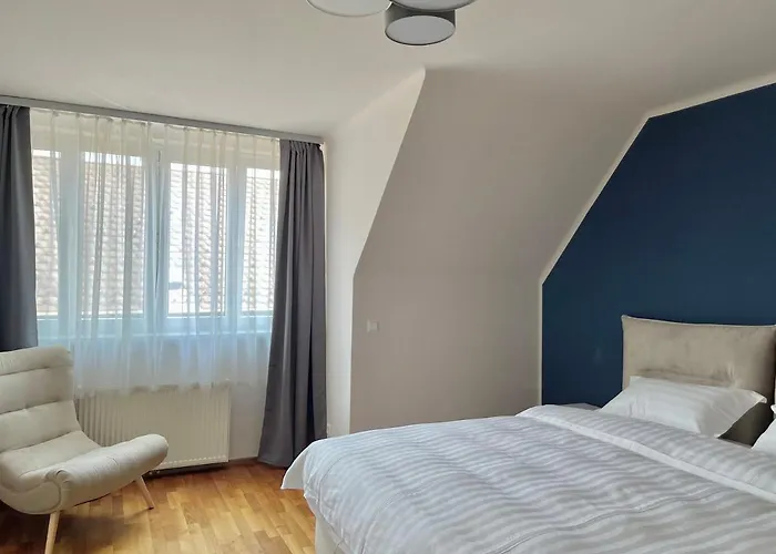 Διαμέρισμα Homely 3 *